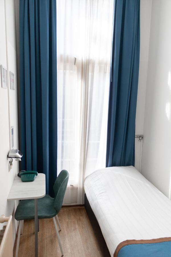 Single Room,958445635:JPEG